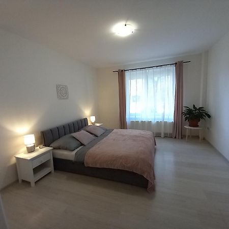 Ferienwohnung Spi V Kuklenach 1 Hradec Králové Exterior foto